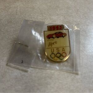 Dodge Viper 1992 USA Olympic Gold-Tone Pin
